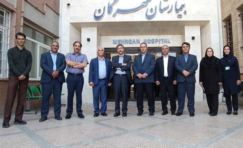 رئیس هیئت مدیره و مسئولان بیمه دانا استان کرمان از بیمارستان مهرگان کرمان، بازدید و از نزدیک در جریان نحوه ارایه خدمات به بیمه شدگان قرار گرفتند.
